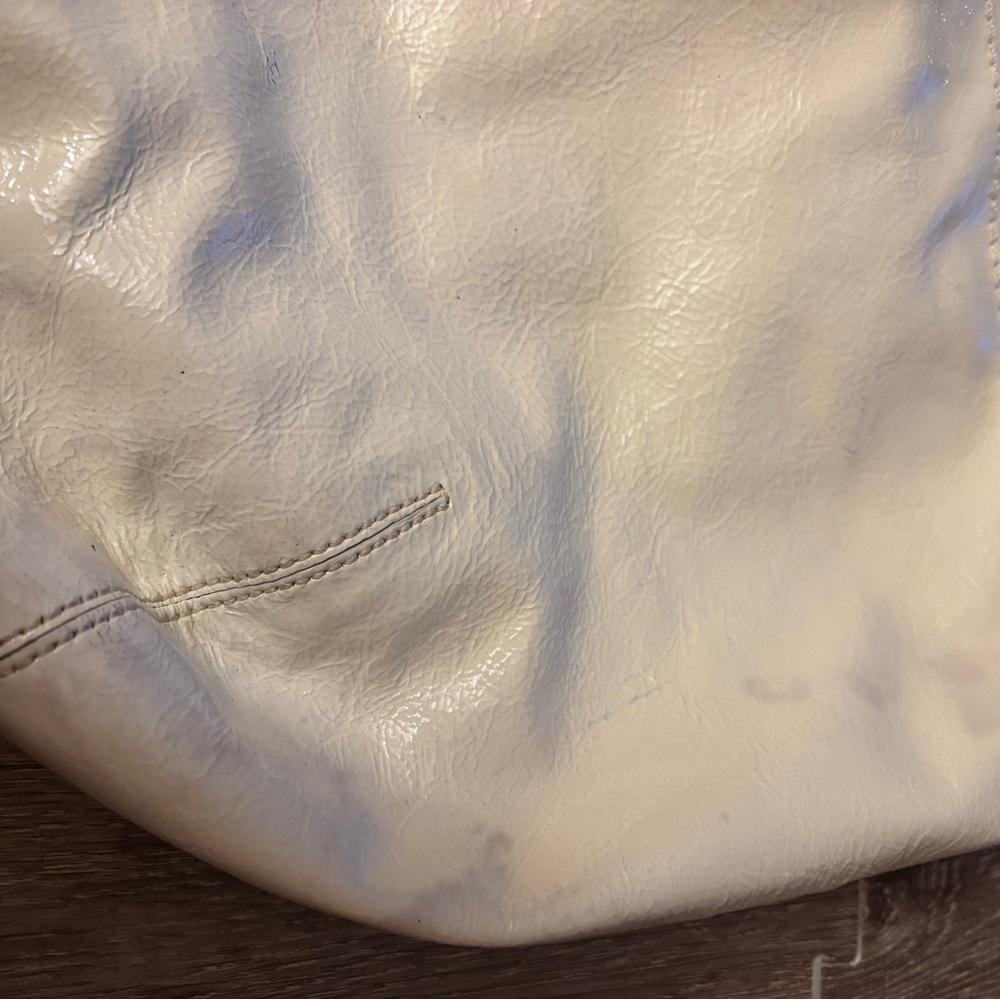 Coach Ergo XL 2007 White/Cream Patent Leather Shoulder Bag 11009 $487 Retail - Picture 9 of 9